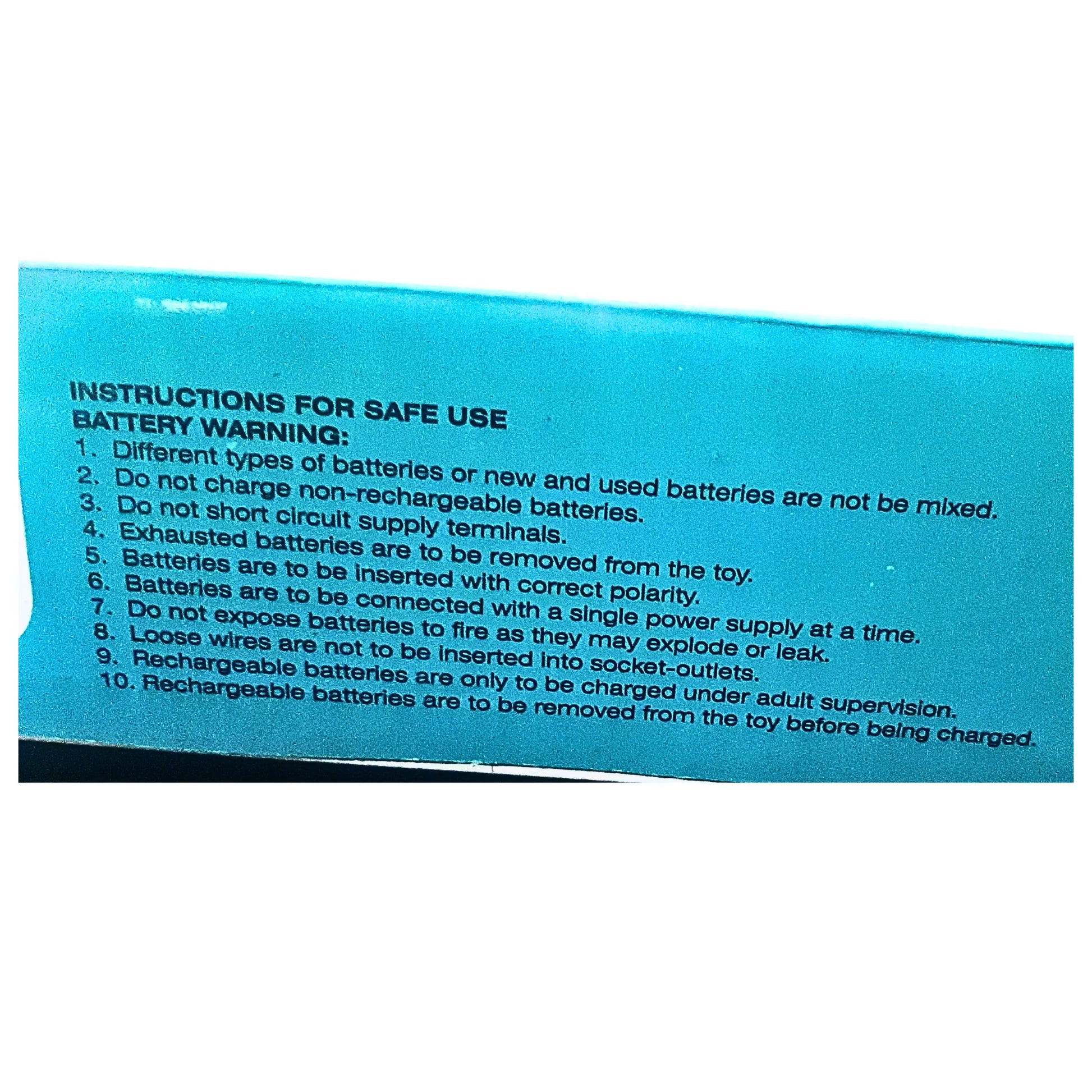 Blue label with battery usage instructions on a white background